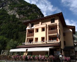 Gallery image of Hotel ristorante Bucaneve in Val Masino