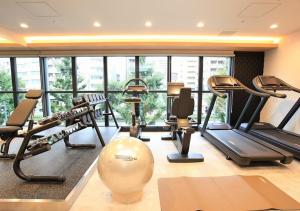 Fitness centrum a/nebo fitness zařízení v ubytování Urban Hotel Kyoto Shijo Premium + 37 fotografií