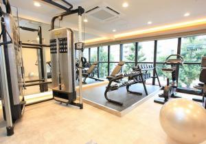 Fitness centrum a/nebo fitness zařízení v ubytování Urban Hotel Kyoto Shijo Premium