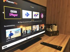 TV a/nebo společenská místnost v ubytování Argyll Hotel
