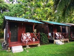 Gallery image of Puteri Salang Inn in Tioman Island +20 photos