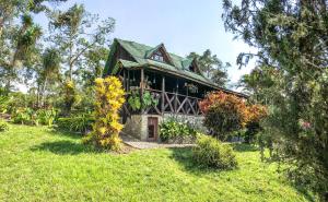 Zahrada ubytování Casa Campestre estilo Chalet Los Pirineos - Cerca a Cali