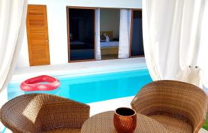 Bazén v ubytování Montecarlo Villas Panglao nebo v jeho okolí