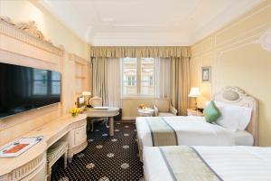 A television and/or entertainment centre at Harbourview Hotel Macau