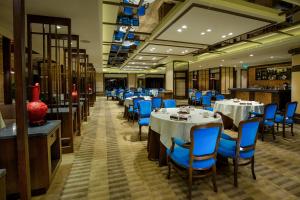 A restaurant or other place to eat at Harbourview Hotel Macau