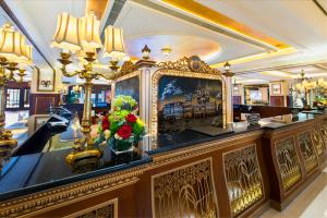 The lounge or bar area at Harbourview Hotel Macau