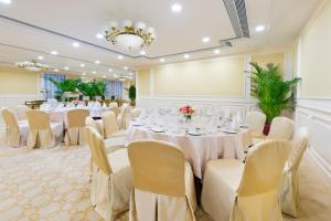 A seating area at Harbourview Hotel Macau