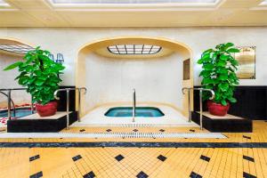 The swimming pool at or close to Harbourview Hotel Macau
