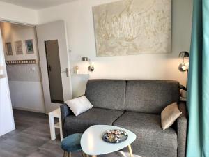 Domaine de La Coudouliere, Vue Mer, Plage, Piscine et Parc的休息区