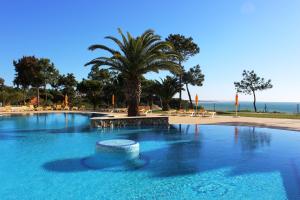 Piscina a Alfagar Village o a prop