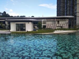 La alberca dentro o cerca de 10am-6pm, SAME DAY CHECK IN AND CHECK OUT, Work From Home, The Hyve-Cyberjaya, Private Studio by Flexihome-MY
