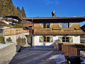 Casa con porche y balcón en Haus Ingrid, en Kitzbühel