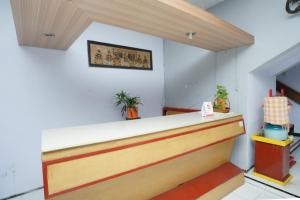 Gallery image of OYO 2003 Female Guest House in Probolinggo