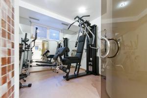 Fitness centrum a/nebo fitness zařízení v ubytování Burgus - Design Suites & Apartments