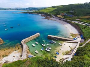 Ett flygfoto av Holiday Normandy se ressourcer à deux pas de la Mer