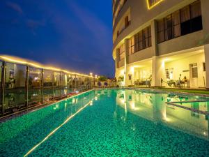 Bazén v ubytování Golden Tulip Canaan Kampala nebo v jeho okolí
