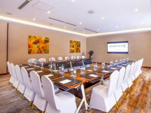 Golden Tulip Canaan Kampala商务区和/或会议室