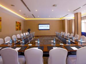 Golden Tulip Canaan Kampala商务区和/或会议室