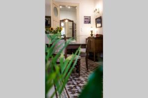 Zdjęcie z galerii obiektu Neoclassical flat with 2 bedrooms in Piraeus w Pireusie