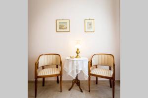 Zdjęcie z galerii obiektu Neoclassical flat with 2 bedrooms in Piraeus w Pireusie