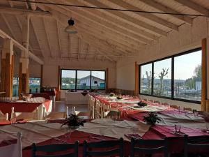 Reštaurácia alebo iné gastronomické zariadenie v ubytovaní Lido di Sesto