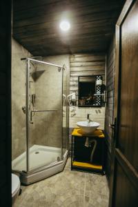 Ванная комната в Wooden Hotel Kazbegi