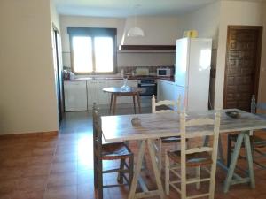 A kitchen or kitchenette at Casa Rural La Galana Albacete
