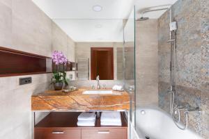 Koupelna v ubytování Jalta Boutique Hotel