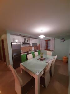 Kuchyň nebo kuchyňský kout v ubytování Dražen Apartment
