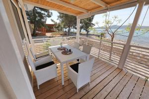 Balkón nebo terasa v ubytování Mobile home Opal 1