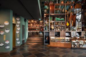 Lounge nebo bar v ubytování PIERDREI Hotel HafenCity Hamburg