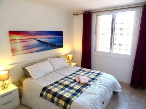 Cama o camas de una habitación en City Centre Vacation ! With sea and mountain views in the heart of Fuengirola