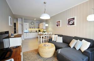 Kuchyň nebo kuchyňský kout v ubytování Apartament C003 Polanki Park