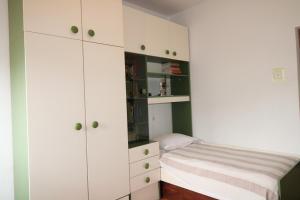 Una cama o camas en una habitación de Apartman Barbara
