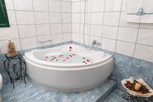 Imagen de la galería de Captain Andrew private beach house, en Diakopto