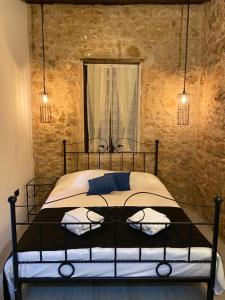 Postel nebo postele na pokoji v ubytování Jasmine Lodge