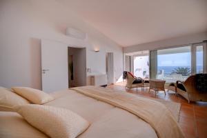 O zonă de relaxare la The Fantastic Beach House of Luz