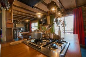 Köök või kööginurk majutusasutuses Duub Hostel