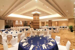 Restaurace v ubytování Century Park Hotel + 37 fotografií