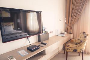 Televisyen dan/atau pusat hiburan di Ocean View Residence