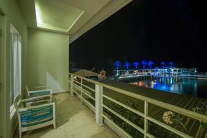 Balkoni atau teres di Ocean View Residence