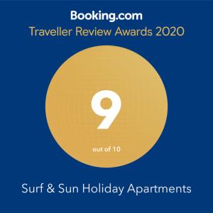 einem gelben Kreis mit der Nummer darauf in der Unterkunft Surf & Sun Holiday Apartments in Limassol