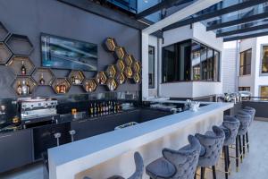Posezení v ubytování CySuites Apartment Hotel