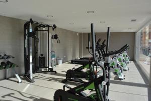 Fitness centrum a/nebo fitness zařízení v ubytování Sunset Drive 135