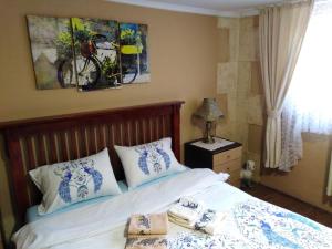 Ένα ή περισσότερα κρεβάτια σε δωμάτιο στο Meda Apartment +43 φωτογραφίες