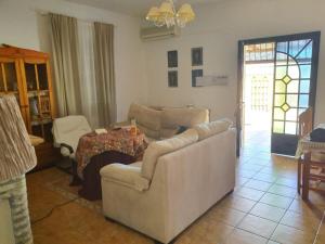 Casa Rural Codorniz con piscina, Gerena, Spain - Booking.com