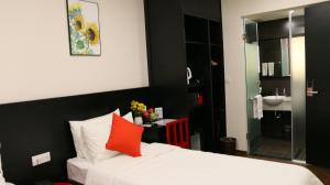 Voodi või voodid majutusasutuse AncyrA TamTam Hotel Center Old Quarter - Next to Hoan Kiem Lake toas
