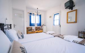 Gallery image of GIAMAKI APARTMENTS in Sifnos