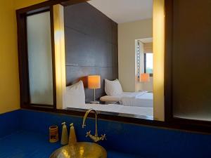 Postel nebo postele na pokoji v ubytování Amarin Samui Hotel - SHA Plus Certified