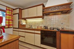 Kuchnia lub aneks kuchenny w obiekcie Appartment Leni